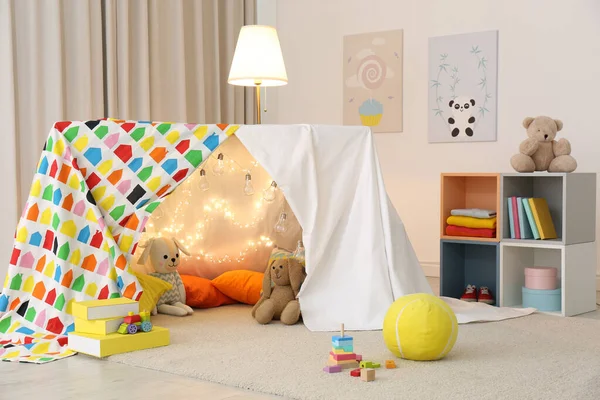 Festlich Beleuchtetes Spielzelt Modernen Kinderzimmer — Stockfoto