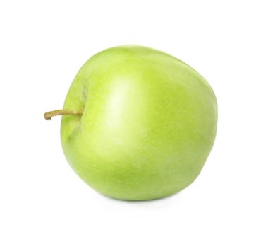 Taze yeşil elma beyaza izole edilmiş.