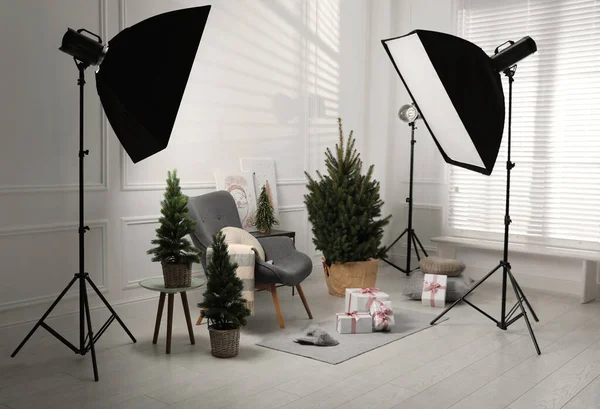 美丽的圣诞主题照片区 舒适的客厅室内模仿 — 图库照片