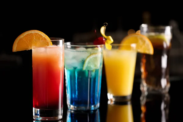 Different Delicious Cocktails Counter Bar — Stock Photo, Image