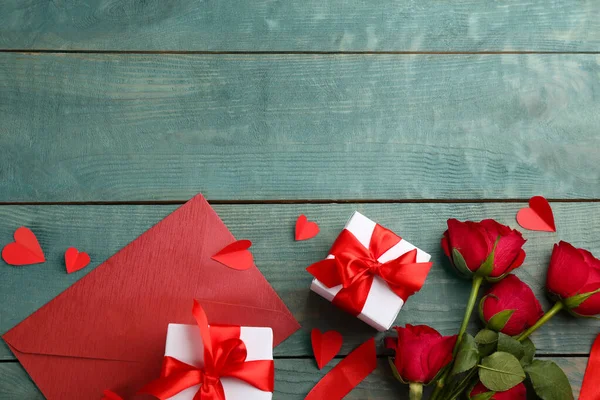 Flache Komposition Mit Geschenkschachteln Auf Holztisch Platz Für Text Valentinstag — Stockfoto