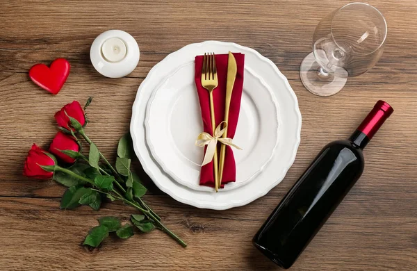 Schöne Tischdekoration Zum Valentinstag Auf Holzgrund Flach Gelegt — Stockfoto