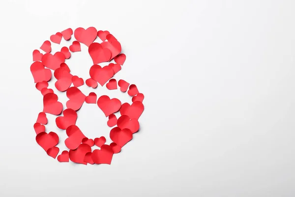Νούμερο Φτιαγμένη Κόκκινες Χάρτινες Καρδιές Λευκό Φόντο Πάνω Όψη Διεθνής — Φωτογραφία Αρχείου