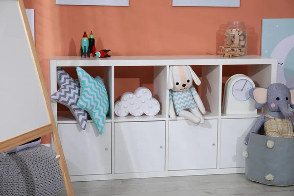 Lindo Interior Habitación Del Niño Con Juguetes Muebles Modernos — Foto de Stock