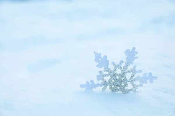 Bellissimo Fiocco Neve Decorativo Neve Bianca All Aperto Spazio Testo — Foto Stock