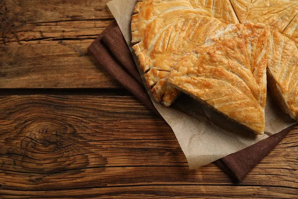 Traditionelle Galette Des Rois Auf Einem Holztisch Über Der Ansicht — Stockfoto