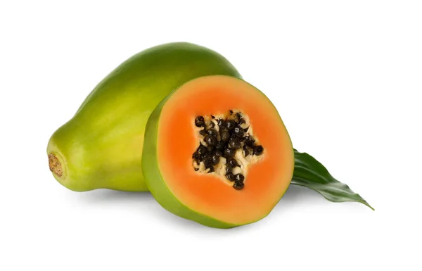 Färska Mogna Papaya Frukter Med Gröna Blad Vit Bakgrund — Stockfoto
