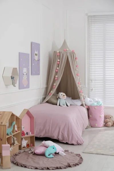 Lindo Interior Habitación Del Niño Con Juguetes Muebles Modernos — Foto de Stock