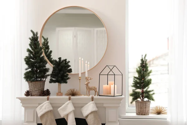 Open Haard Kamer Met Kerstversiering Interieur Ontwerp — Stockfoto