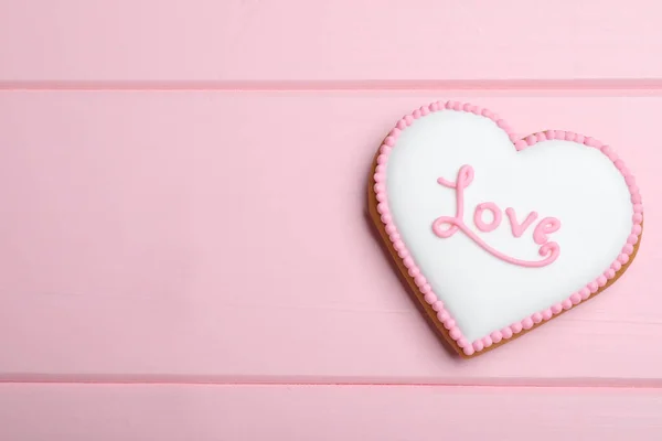 Valentine Day Cookie Word Love Pink Table Top View Space — Stock Photo, Image