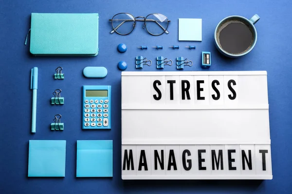 Vlakke Lay Samenstelling Van Lightbox Met Zin Stress Management Blauwe — Stockfoto