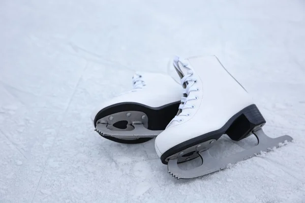 Pareja Patines Sobre Hielo Actividades Aire Libre Invierno — Foto de Stock