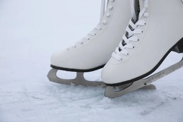 Konstgjorda Skridskor Med Snören Vinter Friluftsliv — Stockfoto