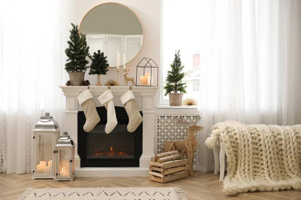 Lareira Quarto Com Decorações Natal Design Interiores — Fotografia de Stock