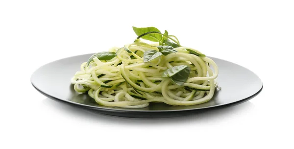 Deliziosa Pasta Zucchine Fresche Con Basilico Sfondo Bianco — Foto Stock