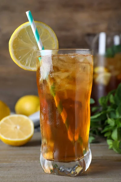 Delicious Iced Tea Glass Wooden Table Closeup — Stock Photo, Image