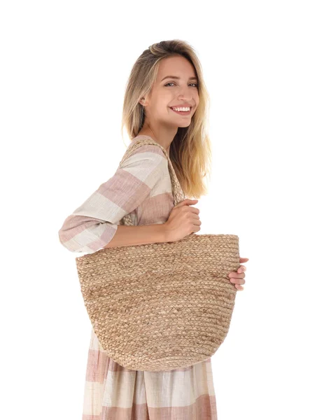 Belle Jeune Femme Avec Sac Paille Élégant Sur Fond Blanc — Photo