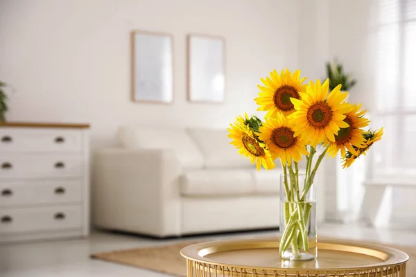 Buket Bunga Matahari Yang Indah Vas Dalam Ruangan Meja Ruang — Stok Foto