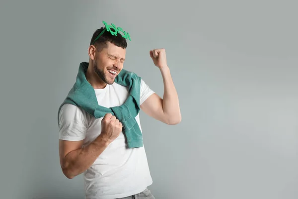 Happy Man Patrick Day Outfit Light Grey Background Space Text — Stock Photo, Image