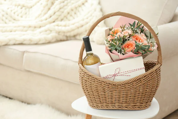 Wicker Basket Gifts Table Indoors Space Text — Stock Photo, Image