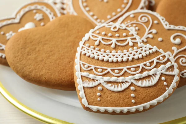 Tasty Heart Shaped Gingerbread Cookies Plate Closeup — Stock Photo, Image