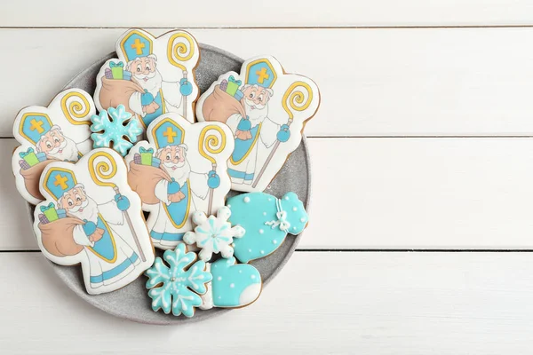 Sabrosas Galletas Jengibre Sobre Mesa Madera Blanca Vista Superior Con — Foto de Stock