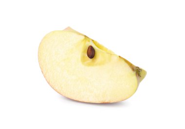 Beyaz arka planda taze olgun yeşil elma dilimi