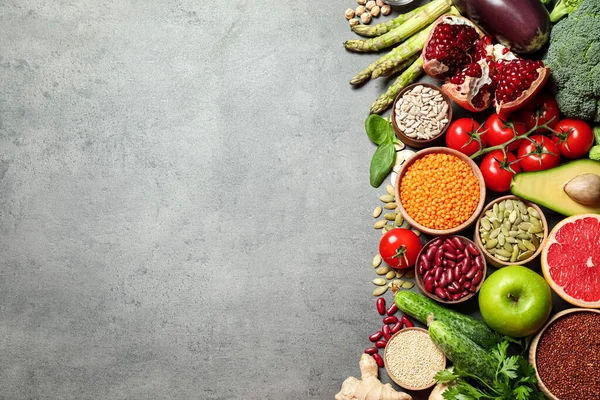 Verse Groenten Fruit Zaden Grijze Tafel Plat Gelegd Ruimte Voor — Stockfoto