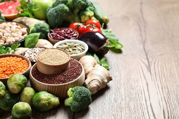 Verduras Frescas Semillas Sobre Mesa Madera Espacio Para Texto —  Fotos de Stock