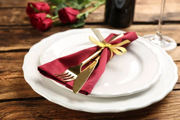 Bella Tavola Apparecchiata Cena San Valentino Sfondo Legno — Foto Stock