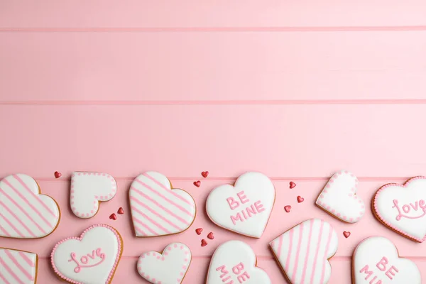 Valentine Day Cookies Pink Table Flat Lay Space Text — Stock Photo, Image