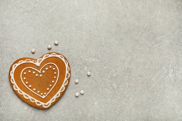 Tasty Heart Shaped Gingerbread Cookie Grey Table Top View Space — Stock Photo, Image