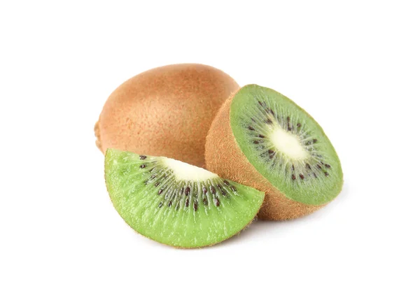 Cortar Kiwis Frescos Enteros Sobre Fondo Blanco — Foto de Stock