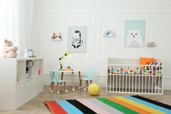 Schattig Babykamerinterieur Met Stijlvol Meubilair Speelgoed — Stockfoto