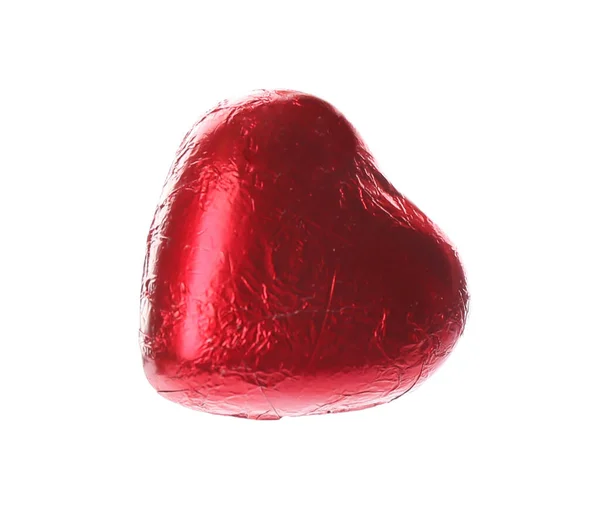 Herzförmige Schokoladenbonbons Roter Folie Isoliert Auf Weiß — Stockfoto