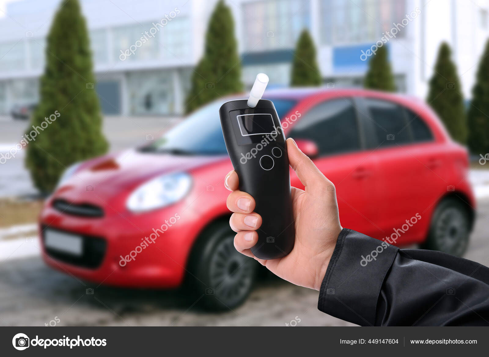 https://st2.depositphotos.com/16122460/44914/i/1600/depositphotos_449147604-stock-photo-police-officer-breathalyzer-car-outdoors.jpg