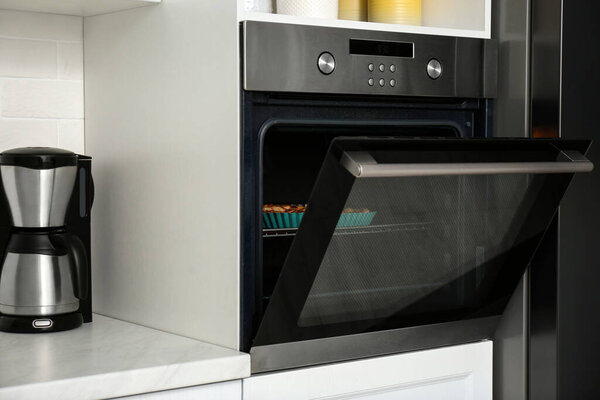 Вкусный свежий домашний торт в современной духовке