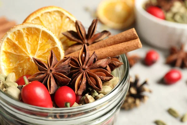 Aroma Potpourri Met Verschillende Kruiden Pot Close Zicht — Stockfoto