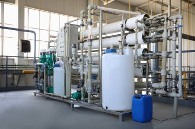 Farklı ekipmanlara sahip modern ambar, iç görünüm