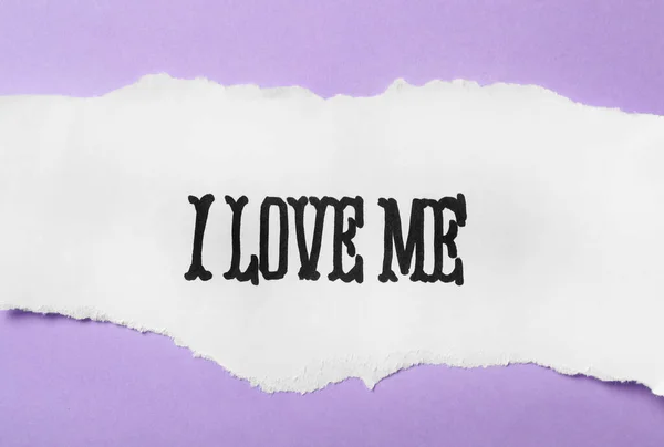 Papier Mit Handgeschriebenem Satz Love Auf Violettem Hintergrund Draufsicht — Stockfoto