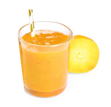 Saman ve taze meyveli lezzetli hurma püresi beyaz üzerine izole edilmiş.