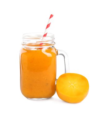 Saman ve taze meyveli lezzetli hurma püresi beyaz üzerine izole edilmiş.