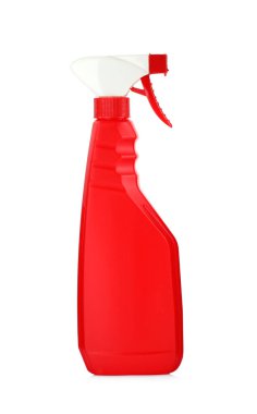 Beyaz üzerine izole edilmiş sprey temizleme ürünü şişesi