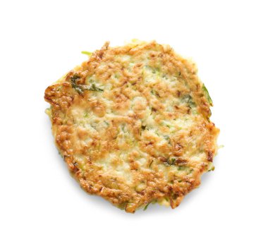 Lezzetli kızarmış kabaklı börek, beyaza izole edilmiş, üst manzara