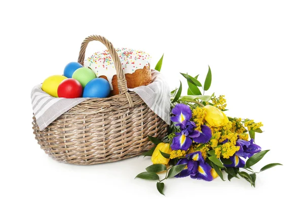 Kosár Hagyományos Húsvéti Tortával Tojás Virág Fehér Alapon — Stock Fotó