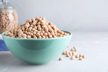 Aydınlık masada nohutlar, metin için yer