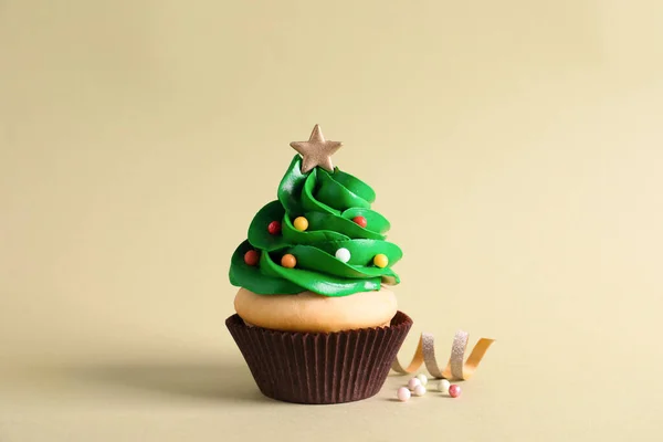 Karácsonyfa Alakú Cupcake Streamer Zöld Háttér — Stock Fotó