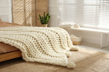 Kapalı alanda örülmüş merino yün ekose kumaş. İç tasarım