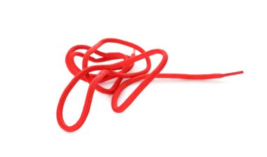 Uzun kırmızı ayakkabı danteli beyaz üzerine izole edilmiş.