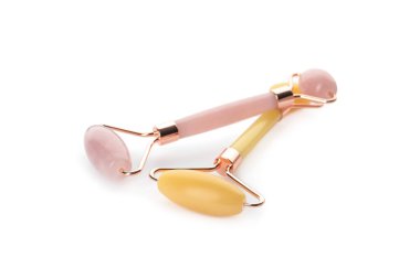 Beyaz arka planda farklı doğal yüz silindirleri